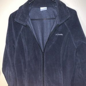Women’s Columbia fleece jacket